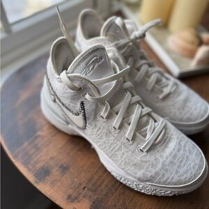 Stylish White Women's Sneakers